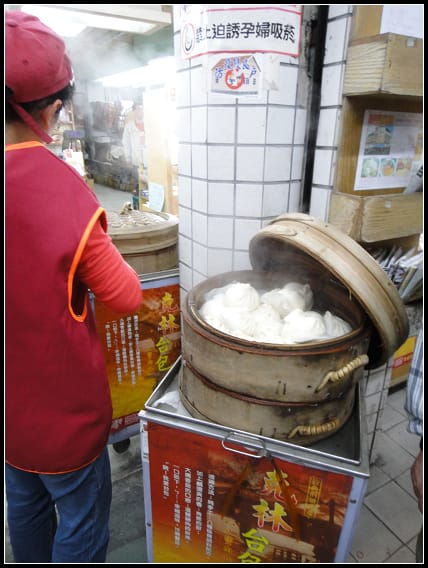 台南-孔廟附近(福記肉圓、不老莊香腸、克林台包)