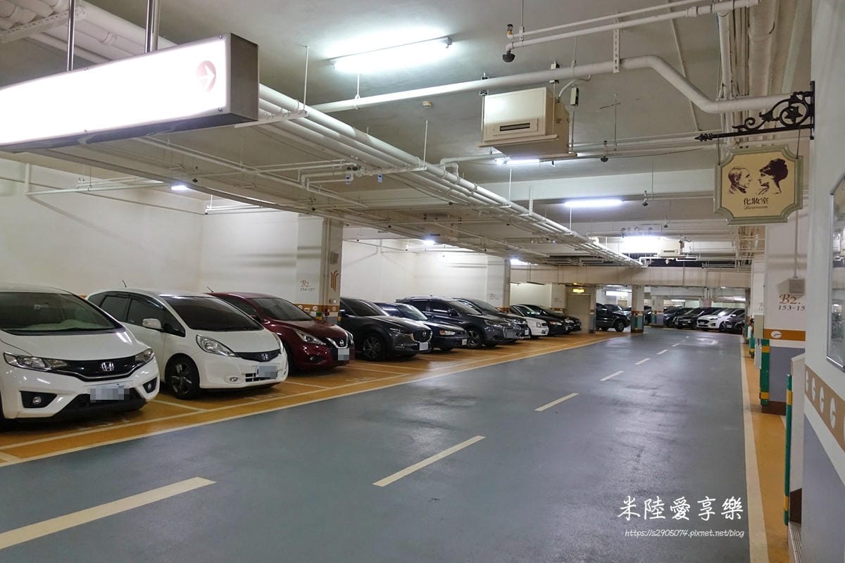 DSC03713.jpg 花蓮-遠雄悅來大飯店室內停車場