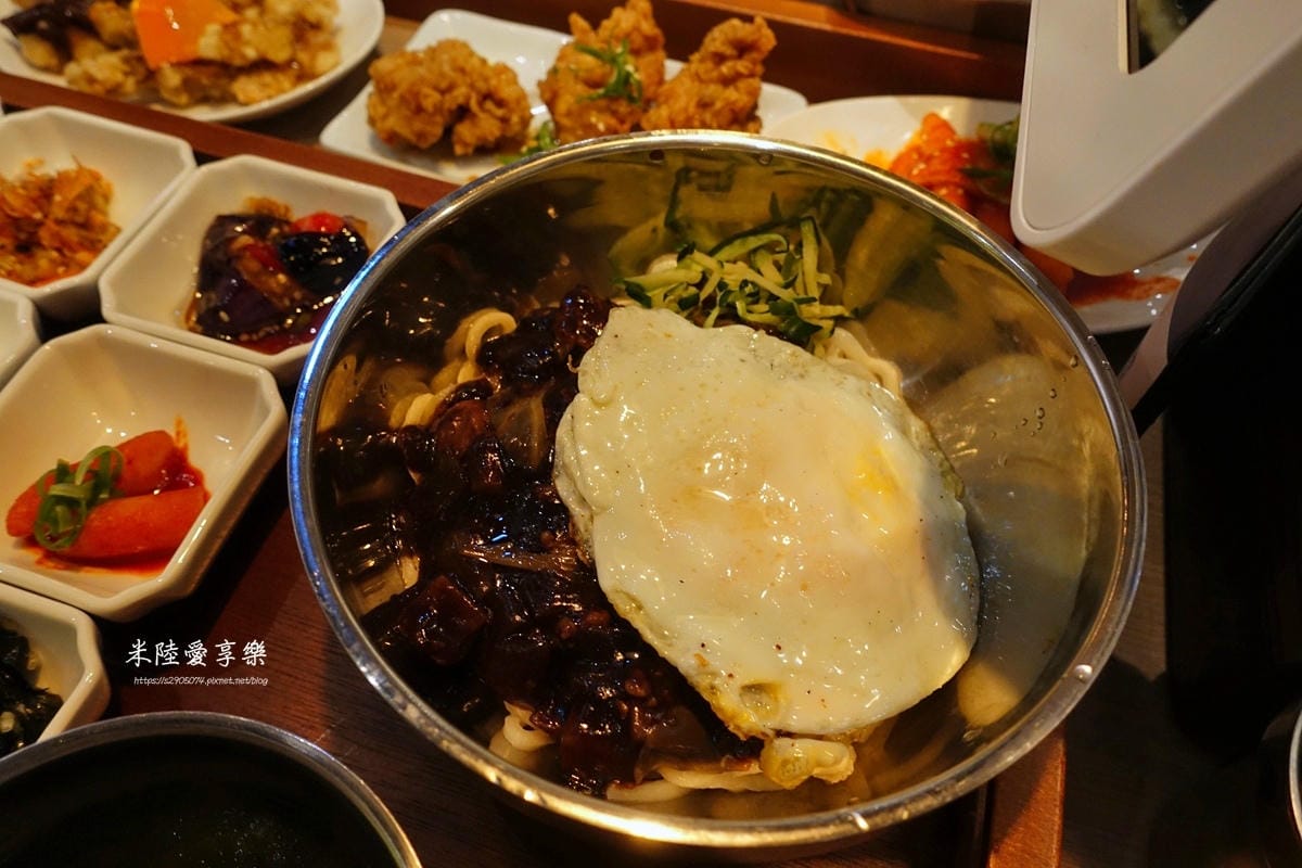 DSC07951.jpg 偷飯賊 밥도둑糖 炸醬麵