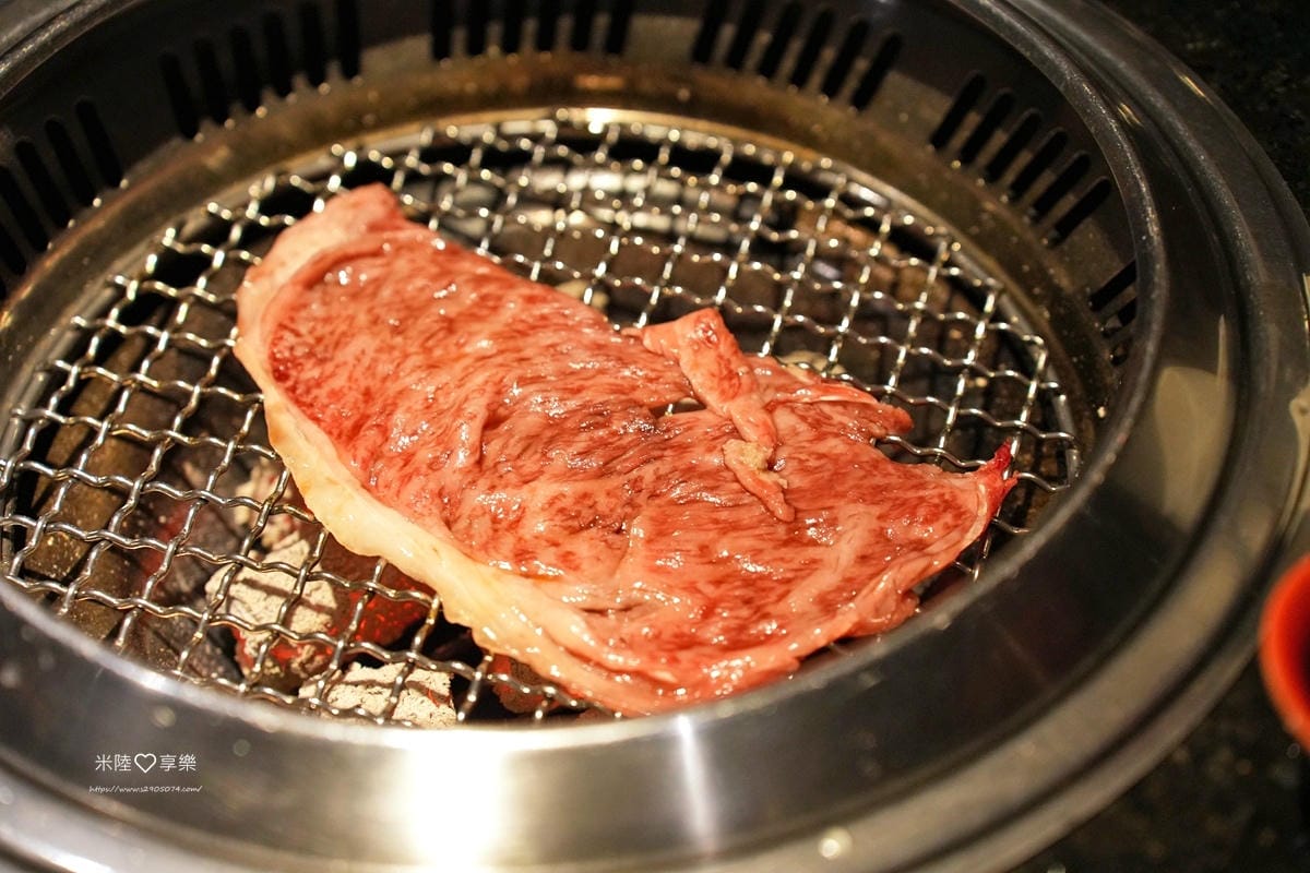 高雄-和牛賀日本和牛炭火燒肉專門店(高雄美術館店) 高雄-和牛賀日本和牛炭火燒肉專門店(高雄美術館店)