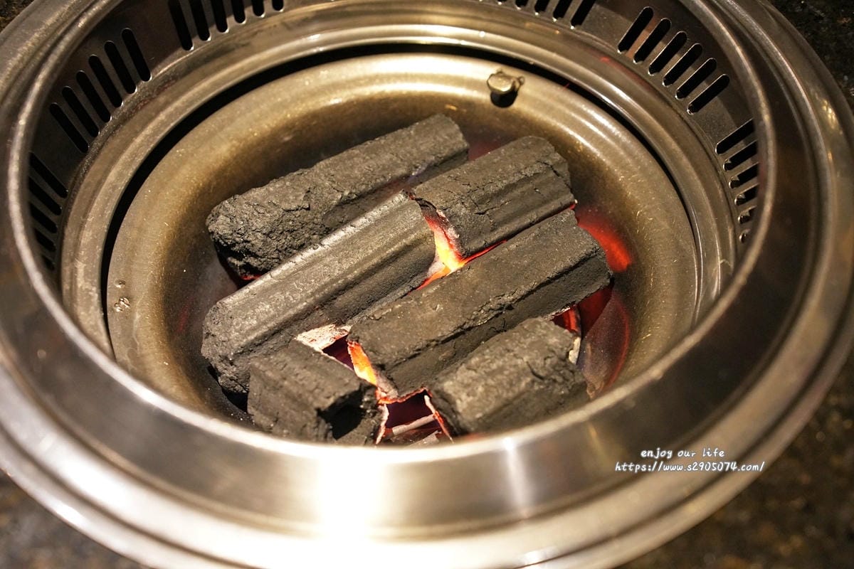 高雄-和牛賀日本和牛炭火燒肉專門店(高雄美術館店) 高雄-和牛賀日本和牛炭火燒肉專門店(高雄美術館店)