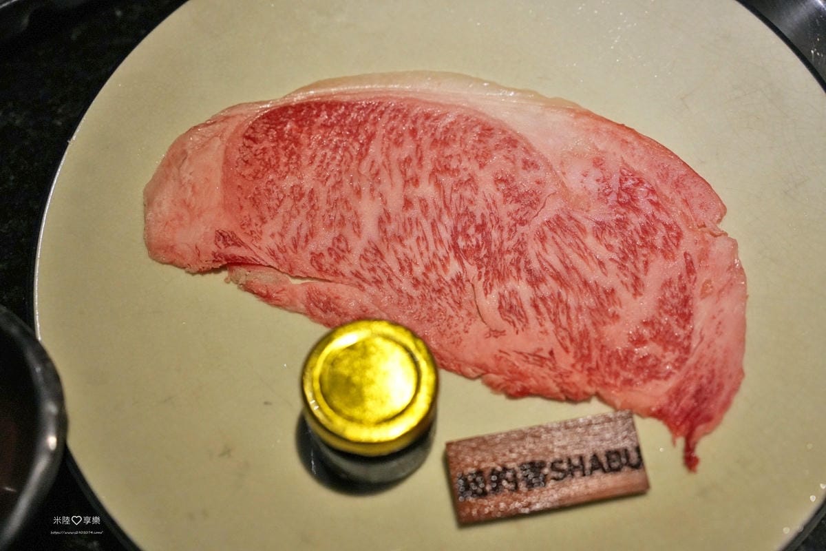 高雄-和牛賀日本和牛炭火燒肉專門店(高雄美術館店) 高雄-和牛賀日本和牛炭火燒肉專門店(高雄美術館店)