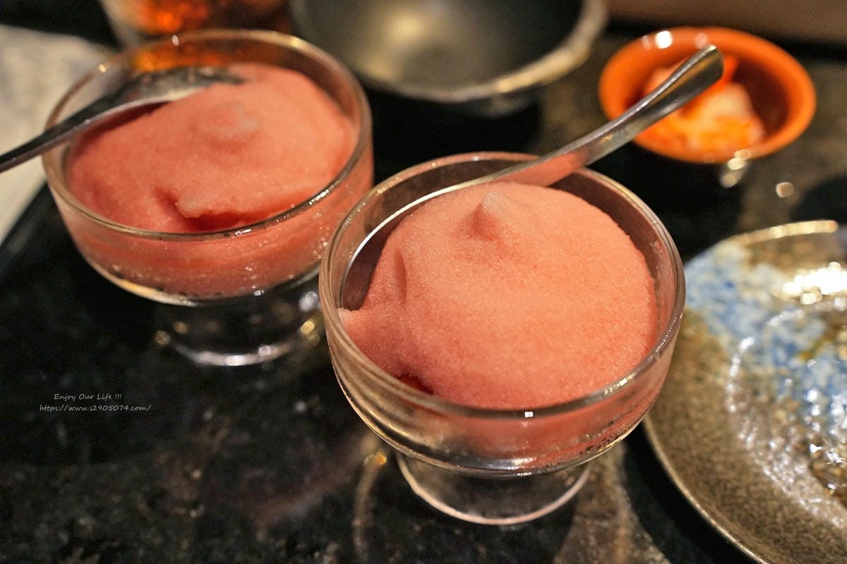 高雄-和牛賀日本和牛炭火燒肉專門店(高雄美術館店) 高雄-和牛賀日本和牛炭火燒肉專門店(高雄美術館店)