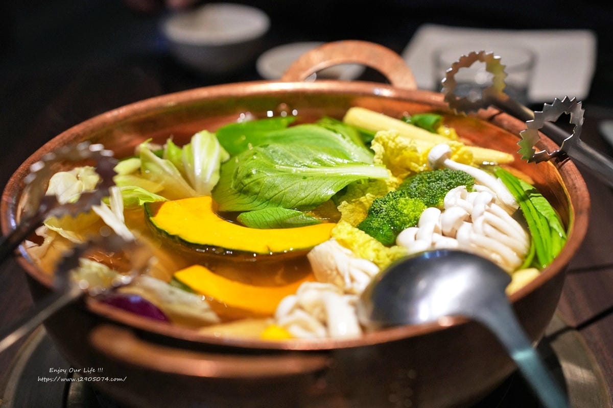 高雄-銅花精緻涮涮鍋 (美術館店)➤無法取代的地位 高雄-銅花精緻涮涮鍋 (美術館店)➤無法取代的地位