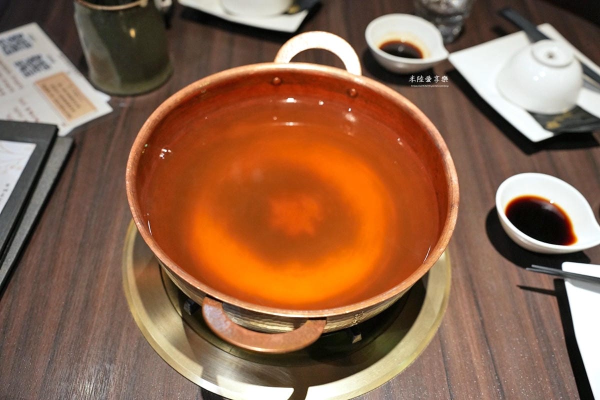 高雄-銅花精緻涮涮鍋 (美術館店)➤無法取代的地位 高雄-銅花精緻涮涮鍋 (美術館店)➤無法取代的地位