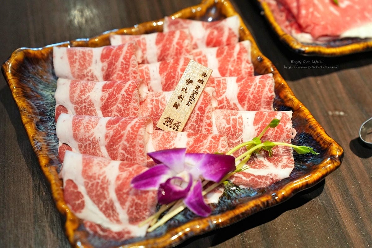 高雄-銅花精緻涮涮鍋 (美術館店)➤無法取代的地位 高雄-銅花精緻涮涮鍋 (美術館店)➤無法取代的地位