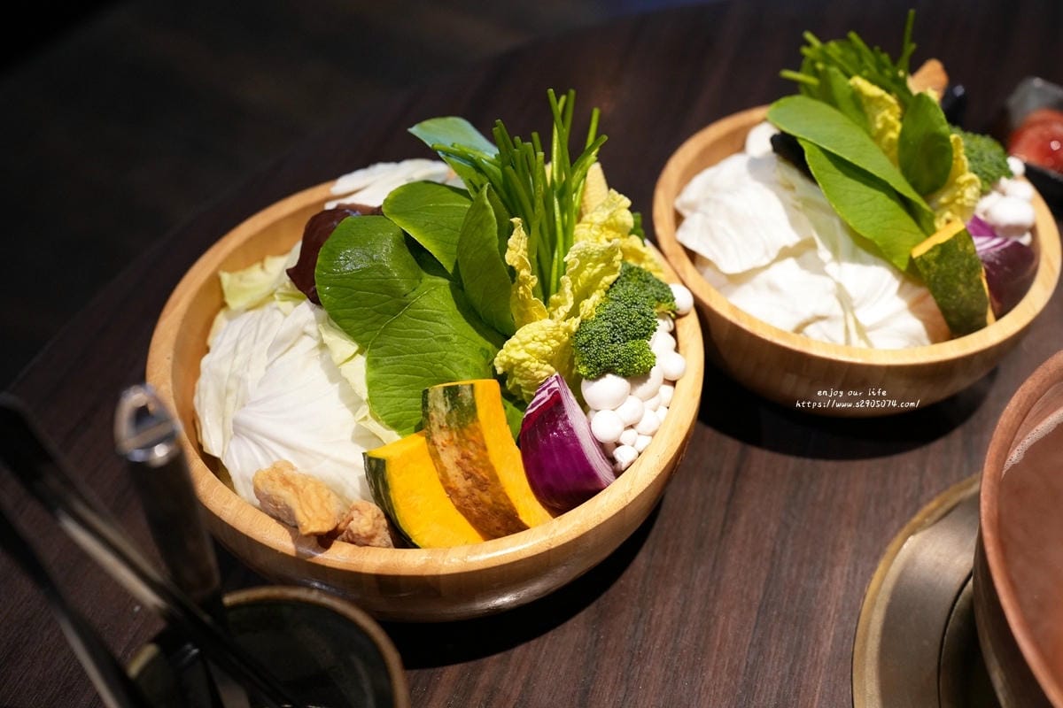 高雄-銅花精緻涮涮鍋 (美術館店)➤無法取代的地位 高雄-銅花精緻涮涮鍋 (美術館店)➤無法取代的地位