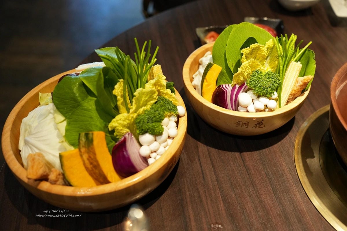 高雄-銅花精緻涮涮鍋 (美術館店)➤無法取代的地位 高雄-銅花精緻涮涮鍋 (美術館店)➤無法取代的地位