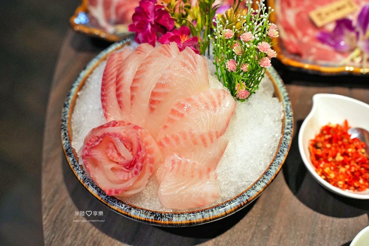 高雄-銅花精緻涮涮鍋 (美術館店)➤無法取代的地位 高雄-銅花精緻涮涮鍋 (美術館店)➤無法取代的地位