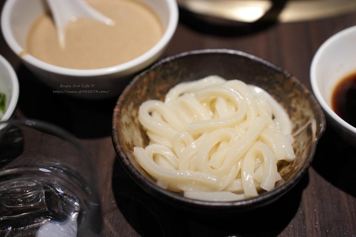高雄-銅花精緻涮涮鍋 (美術館店)➤無法取代的地位 高雄-銅花精緻涮涮鍋 (美術館店)➤無法取代的地位