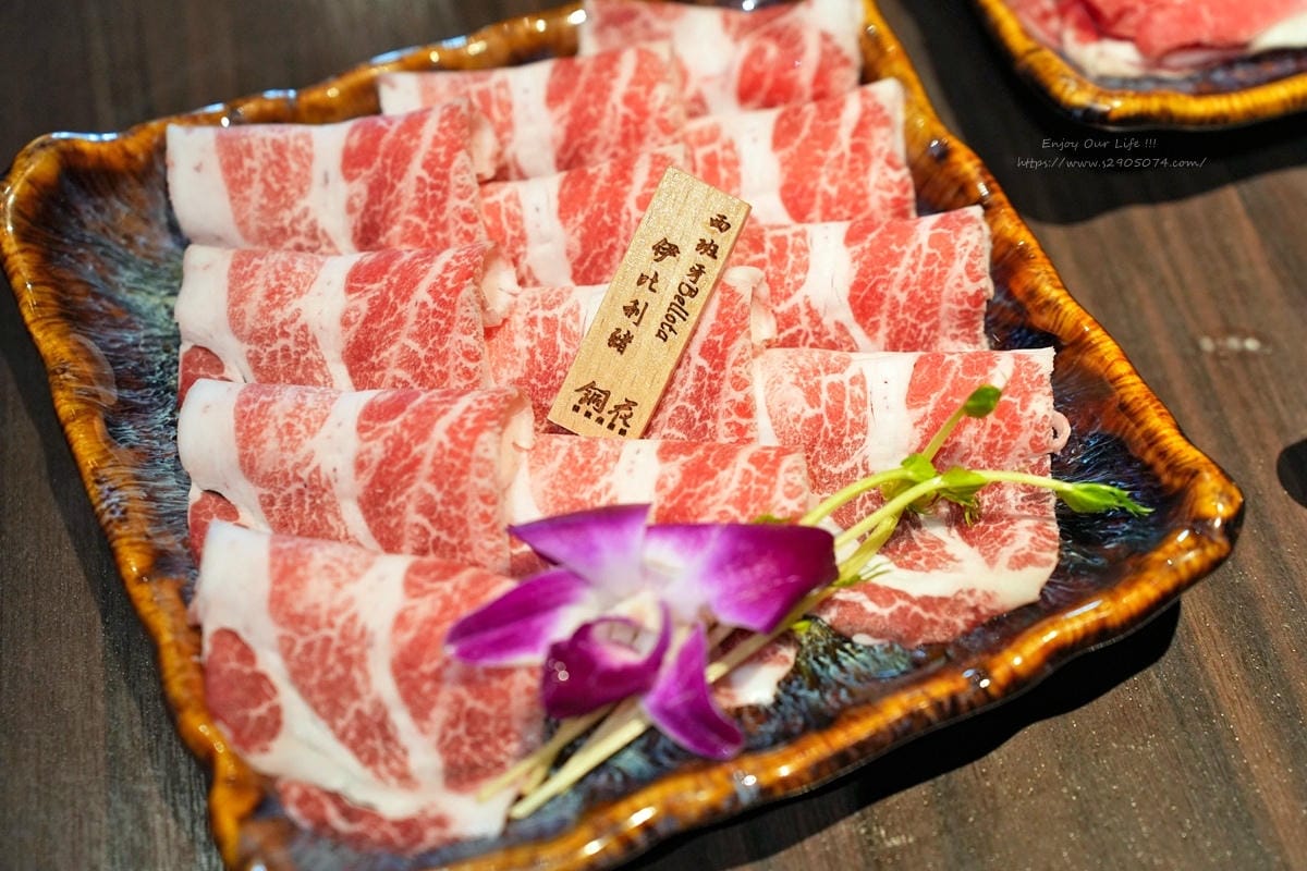 高雄-銅花精緻涮涮鍋 (美術館店)➤無法取代的地位 高雄-銅花精緻涮涮鍋 (美術館店)➤無法取代的地位