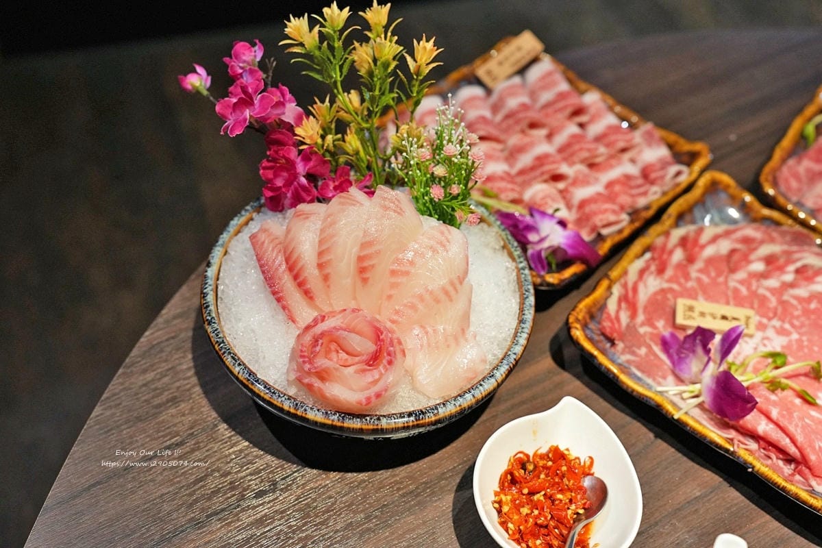 高雄-銅花精緻涮涮鍋 (美術館店)➤無法取代的地位 高雄-銅花精緻涮涮鍋 (美術館店)➤無法取代的地位