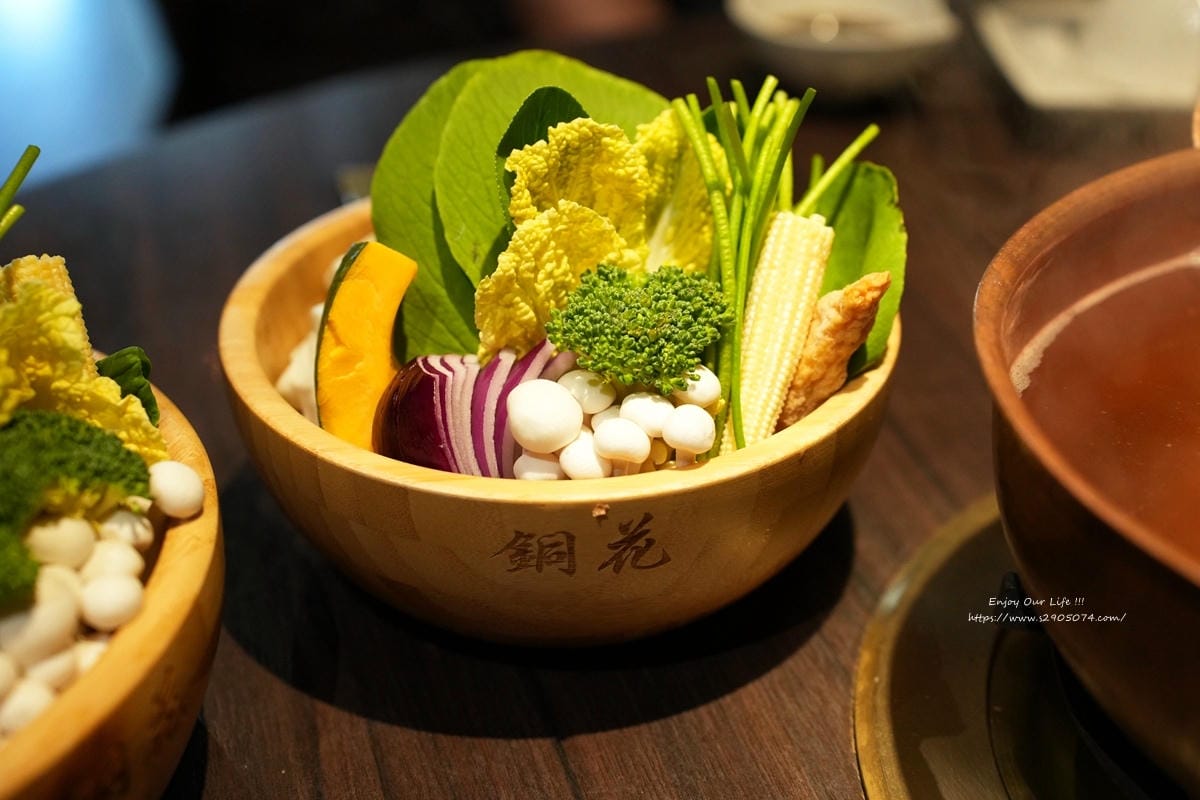 高雄-銅花精緻涮涮鍋 (美術館店)➤無法取代的地位 高雄-銅花精緻涮涮鍋 (美術館店)➤無法取代的地位
