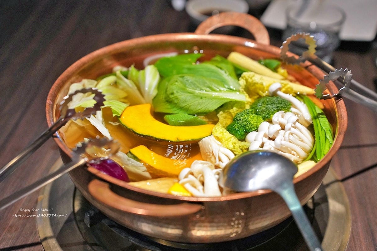 高雄-銅花精緻涮涮鍋 (美術館店)➤無法取代的地位 高雄-銅花精緻涮涮鍋 (美術館店)➤無法取代的地位
