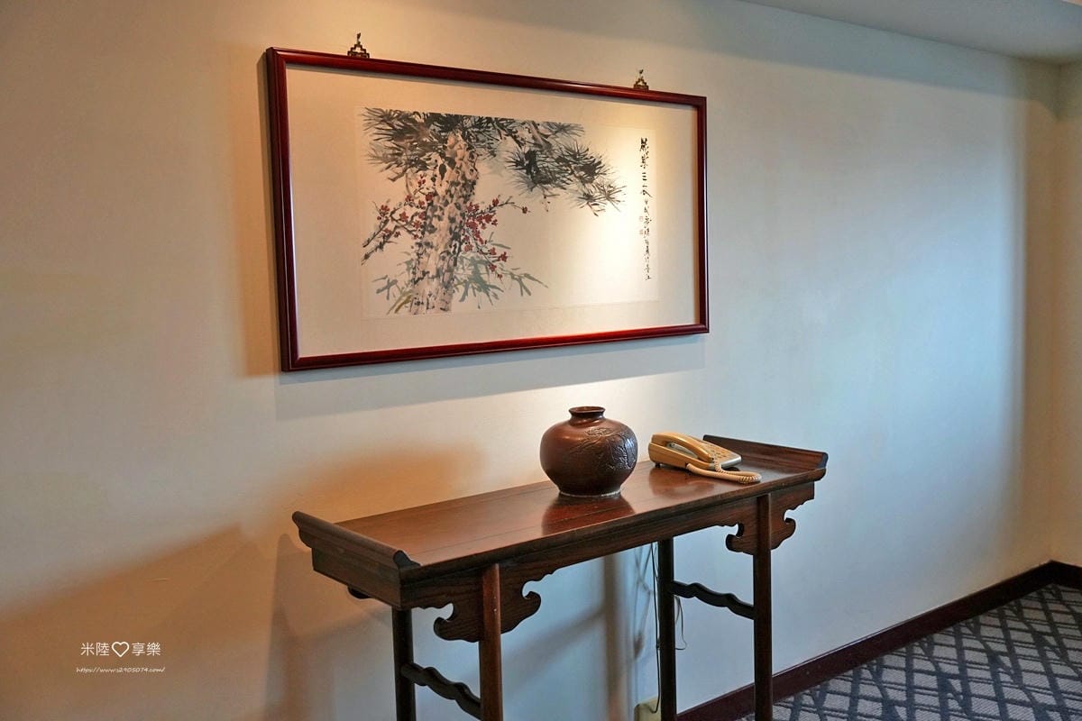 高雄-福華大飯店➤高CP值✔有泳池、小遊戲室✔高樓層景觀餐廰 高雄-福華大飯店➤高CP值✔有泳池、小遊戲室✔高樓層景觀餐廰