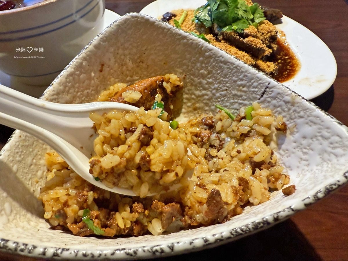 竹北-芳唯燉品屋✔天冷來碗熱湯吧✔雞湯 l 排骨飯 l 控肉 竹北-芳唯燉品屋✔天冷來碗熱湯吧✔雞湯 l 排骨飯 l 控肉