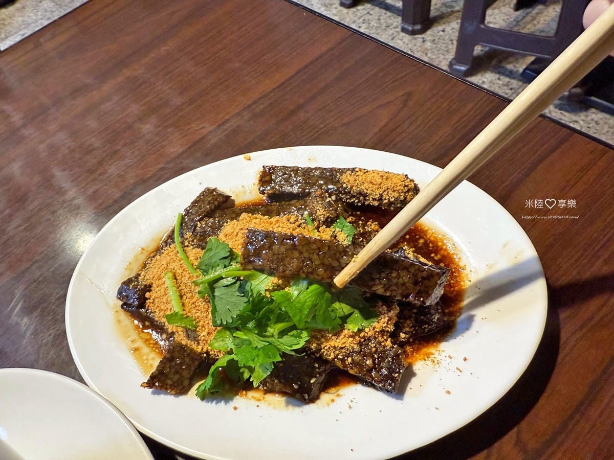 竹北-芳唯燉品屋✔天冷來碗熱湯吧✔雞湯 l 排骨飯 l 控肉 竹北-芳唯燉品屋✔天冷來碗熱湯吧✔雞湯 l 排骨飯 l 控肉