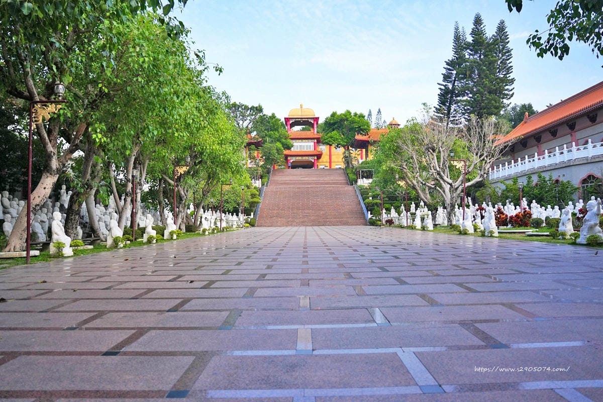 高雄-佛光山寺✔免門票✔考驗體力✔不一樣的旅行 高雄-佛光山寺✔免門票✔考驗體力✔不一樣的旅行