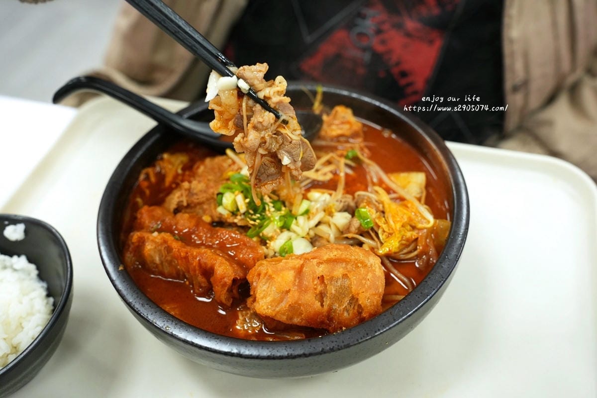 高雄-成順水煮肉片&酸菜魚專賣(熱河店)✔一個人也能獨享酸菜 高雄-成順水煮肉片&酸菜魚專賣(熱河店)✔一個人也能獨享酸菜