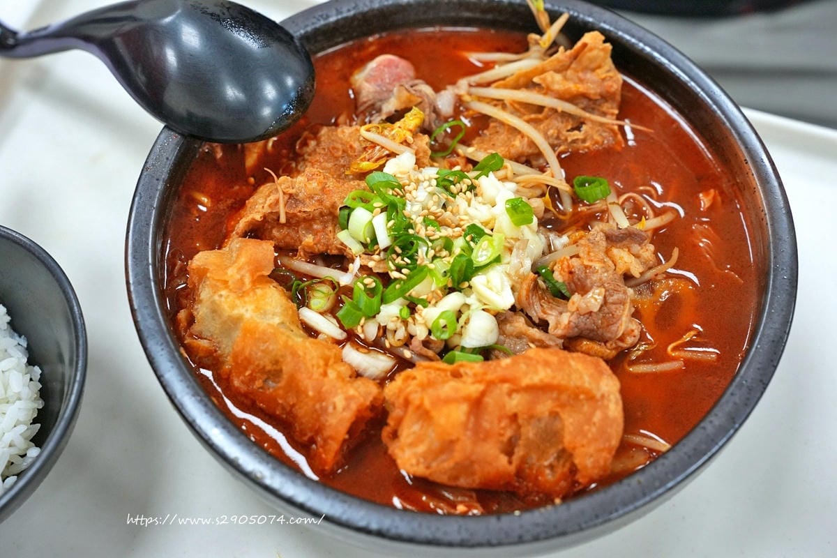 高雄-成順水煮肉片&酸菜魚專賣(熱河店)✔一個人也能獨享酸菜 高雄-成順水煮肉片&酸菜魚專賣(熱河店)✔一個人也能獨享酸菜