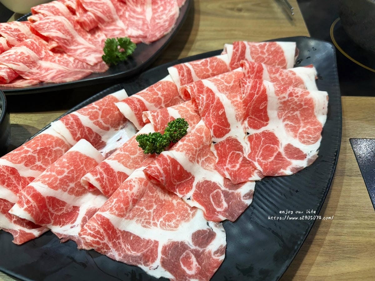 竹北-竹間精緻鍋物 ✔蔬食自助吧✔明治冰淇淋、飲料請自取✔個 竹北-竹間精緻鍋物 ✔蔬食自助吧✔明治冰淇淋、飲料請自取✔個