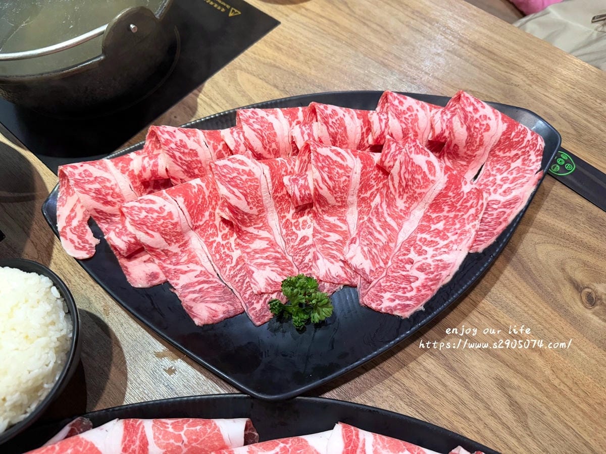 竹北-竹間精緻鍋物 ✔蔬食自助吧✔明治冰淇淋、飲料請自取✔個 竹北-竹間精緻鍋物 ✔蔬食自助吧✔明治冰淇淋、飲料請自取✔個