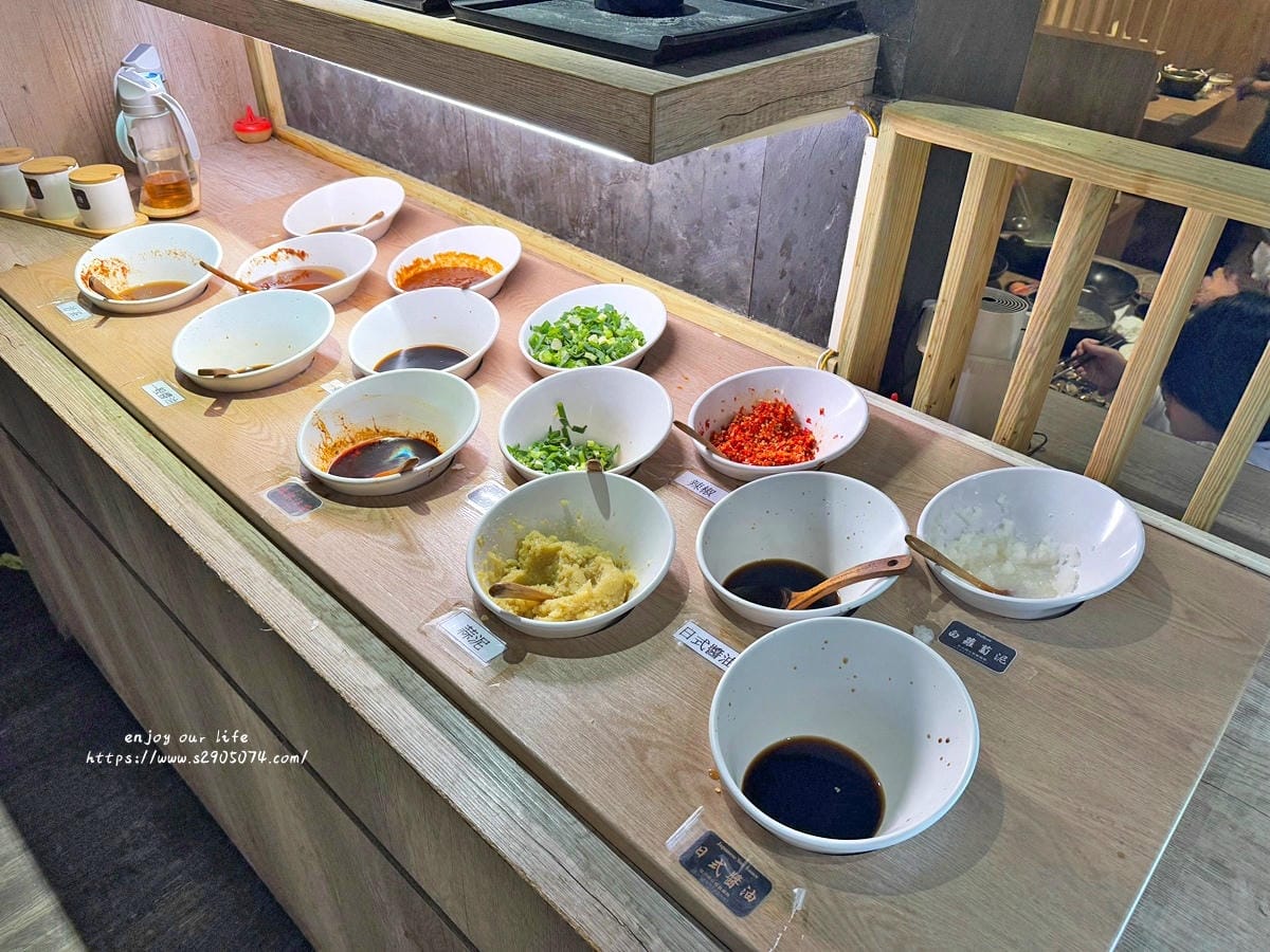 竹北-竹間精緻鍋物 ✔蔬食自助吧✔明治冰淇淋、飲料請自取✔個 竹北-竹間精緻鍋物 ✔蔬食自助吧✔明治冰淇淋、飲料請自取✔個