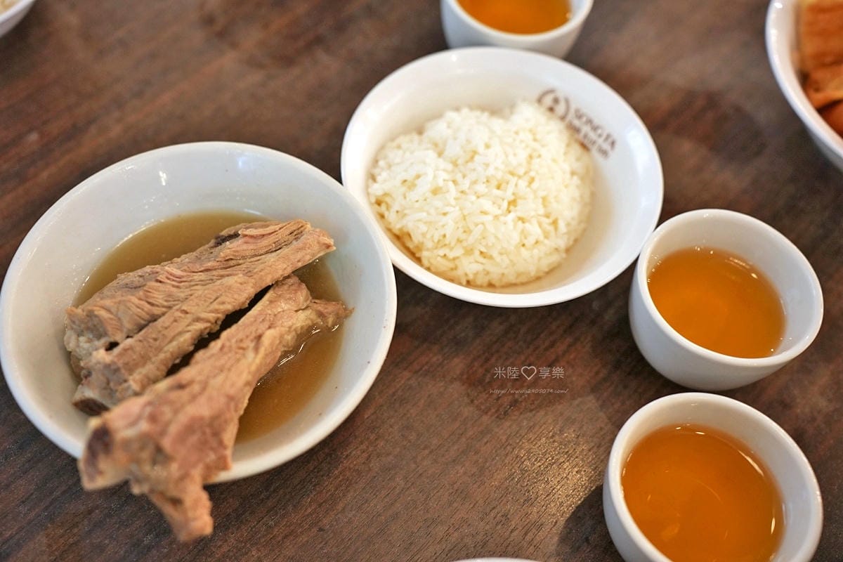新加坡-松發肉骨茶✔必吃人氣美食✔肉骨茶外其他配菜也很好吃✔ 新加坡-松發肉骨茶✔必吃人氣美食✔肉骨茶外其他配菜也很好吃✔