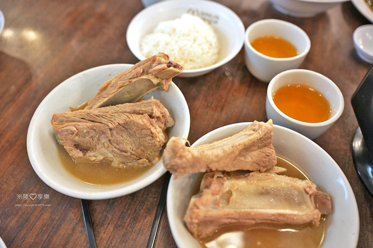 新加坡-松發肉骨茶✔必吃人氣美食✔肉骨茶外其他配菜也很好吃✔ 新加坡-松發肉骨茶✔必吃人氣美食✔肉骨茶外其他配菜也很好吃✔