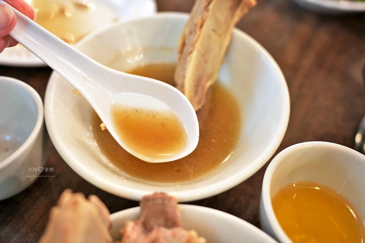 新加坡-松發肉骨茶✔必吃人氣美食✔肉骨茶外其他配菜也很好吃✔ 新加坡-松發肉骨茶✔必吃人氣美食✔肉骨茶外其他配菜也很好吃✔