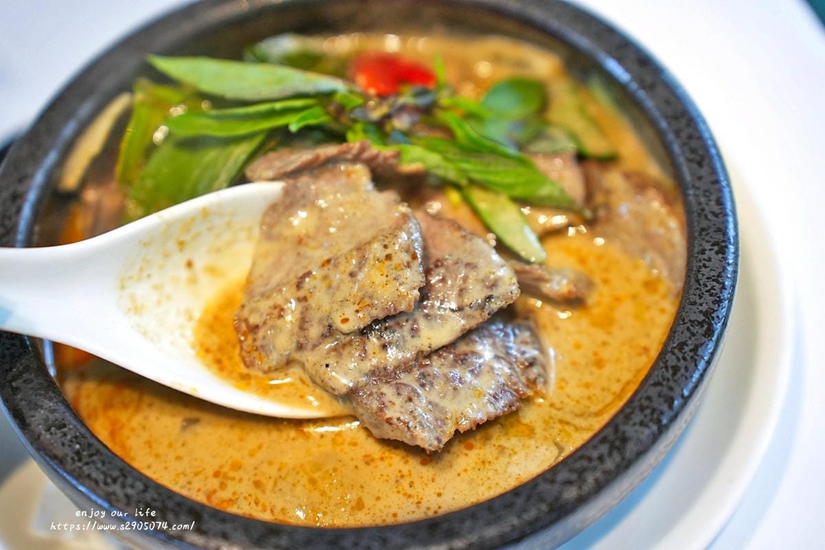 高雄-夜泰美泰式料理餐廳➤淨園農場店✔用餐氛圍很棒✔食物好吃 高雄-夜泰美泰式料理餐廳➤淨園農場店✔用餐氛圍很棒✔食物好吃