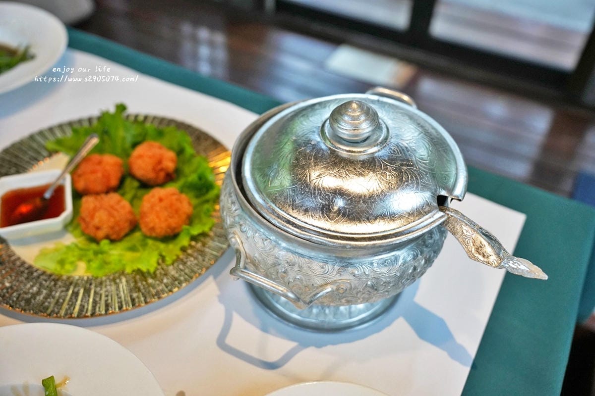 高雄-夜泰美泰式料理餐廳➤淨園農場店✔用餐氛圍很棒✔食物好吃 高雄-夜泰美泰式料理餐廳➤淨園農場店✔用餐氛圍很棒✔食物好吃
