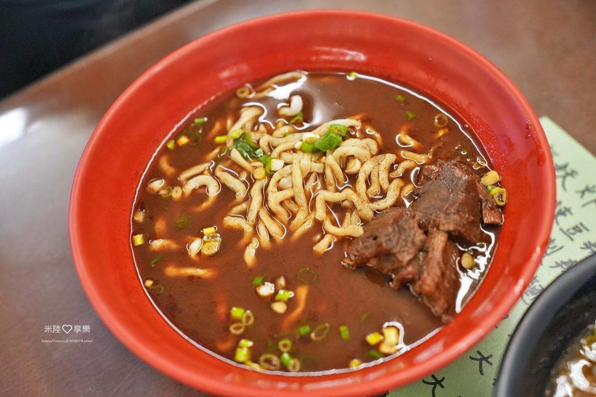 台中-提督府牛肉麵➤堅持只賣五六日➤湯頭清甜、味道獨特➤原來 台中-提督府牛肉麵➤堅持只賣五六日➤湯頭清甜、味道獨特➤原來