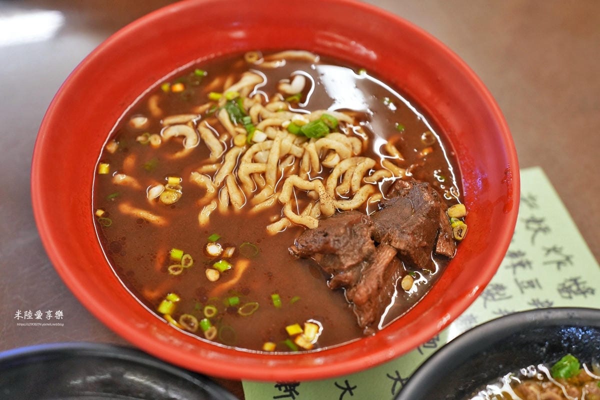台中-提督府牛肉麵➤堅持只賣五六日➤湯頭清甜、味道獨特➤原來 台中-提督府牛肉麵➤堅持只賣五六日➤湯頭清甜、味道獨特➤原來