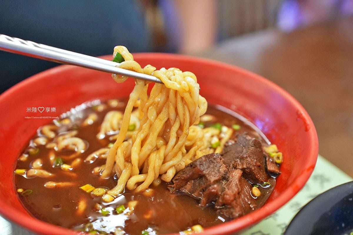 台中-提督府牛肉麵➤堅持只賣五六日➤湯頭清甜、味道獨特➤原來 台中-提督府牛肉麵➤堅持只賣五六日➤湯頭清甜、味道獨特➤原來
