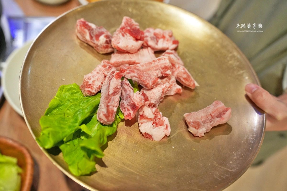 竹北-新橋韓式烤肉✔專人代烤✔小菜可續