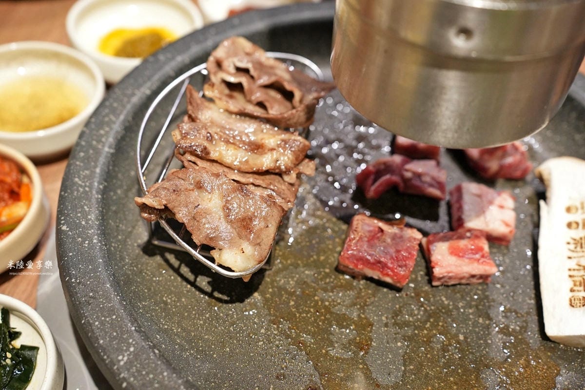 竹北-新橋韓式烤肉✔專人代烤✔小菜可續