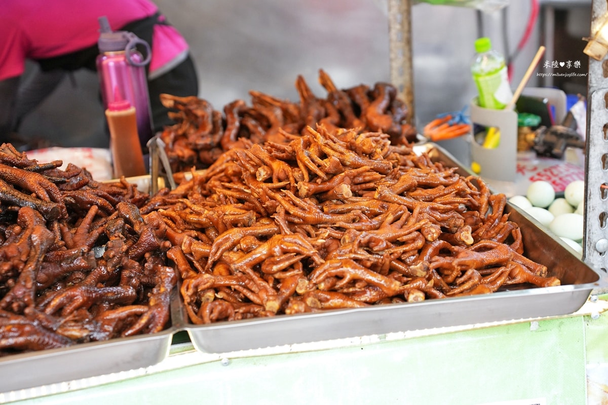 苗栗通霄-白沙屯拱天宮|文創商品|附近美食