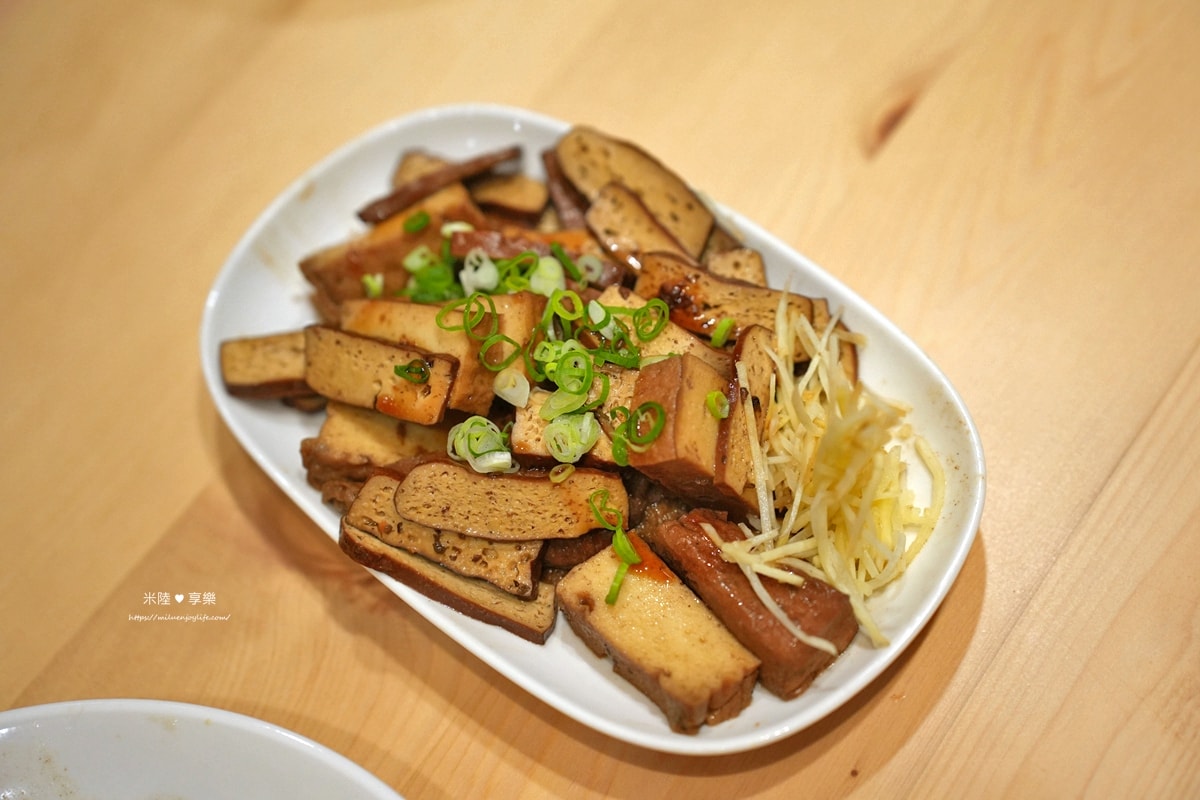 竹北-雙月食品社|超人氣名店米其林必比登推薦|養生雞湯|黑松露拌麵 - 第23張圖 竹北-雙月食品社|超人氣名店米其林必比登推薦|養生雞湯|黑松露拌麵