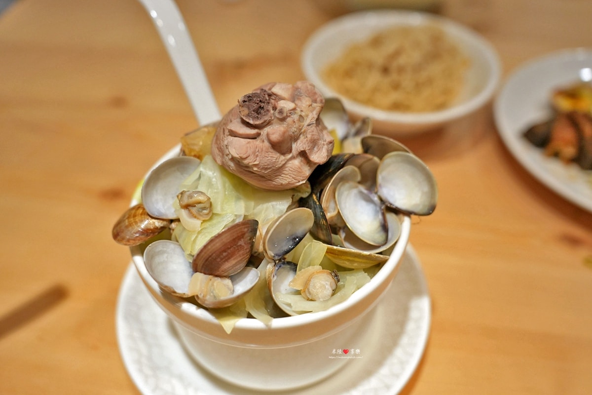 竹北-雙月食品社|超人氣名店米其林必比登推薦|養生雞湯|黑松露拌麵 - 第35張圖 竹北-雙月食品社|超人氣名店米其林必比登推薦|養生雞湯|黑松露拌麵