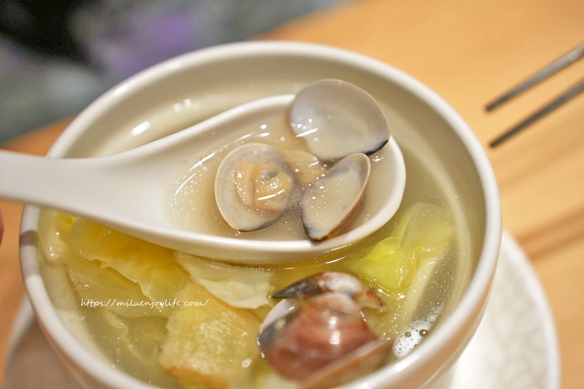 竹北-雙月食品社|超人氣名店米其林必比登推薦|養生雞湯|黑松露拌麵 - 第36張圖 竹北-雙月食品社|超人氣名店米其林必比登推薦|養生雞湯|黑松露拌麵