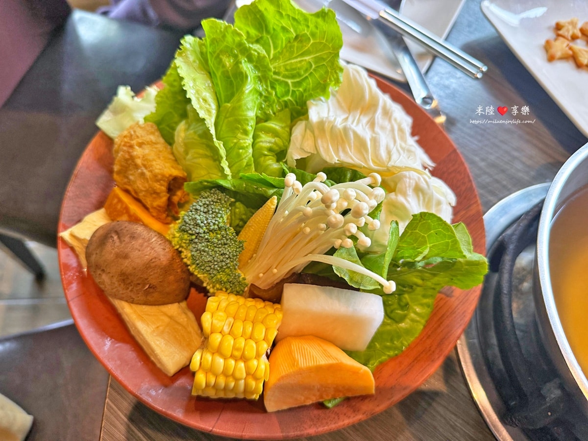新竹-鼎盛十里鍋の物|長輩慶生好選擇|幾歲送幾隻蝦|專屬停車塲